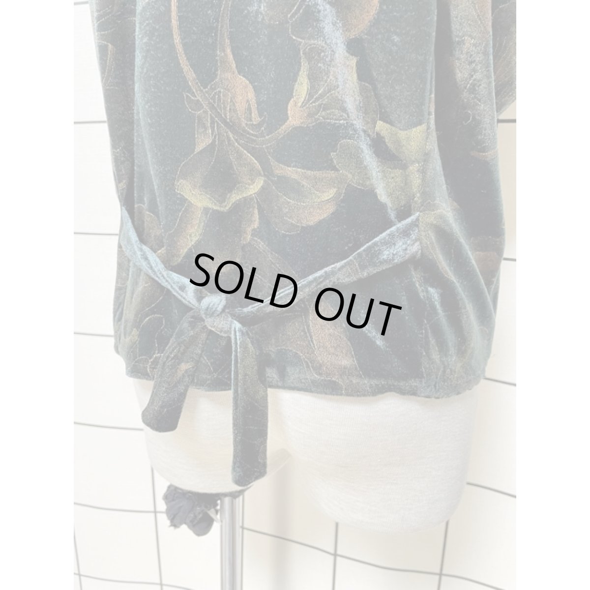 画像4: ベロア ブラック 花模様 ハートボタン ラメ バックリボン レトロ アメリカ古着 ヴィンテージベスト (4)