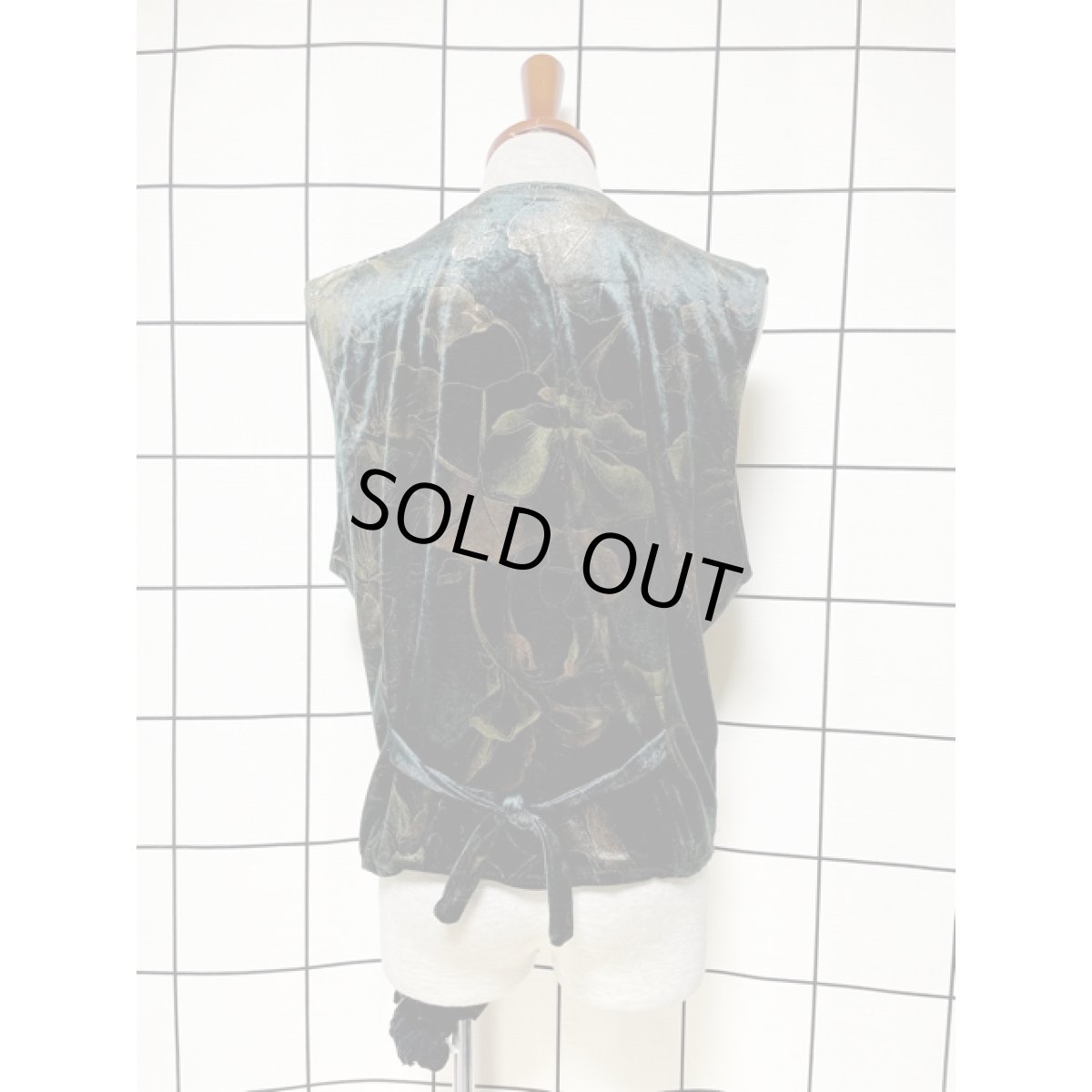 画像3: ベロア ブラック 花模様 ハートボタン ラメ バックリボン レトロ アメリカ古着 ヴィンテージベスト (3)