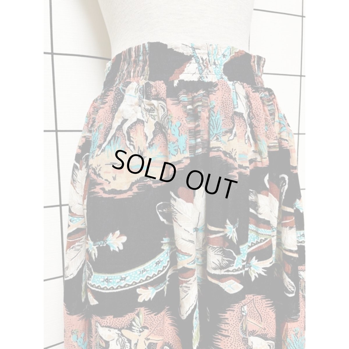 画像2: 馬柄 羽 ネイティブ柄 UNIONMADE ウエストゴム レトロ アメリカ古着 ヴィンテージロングスカート (2)