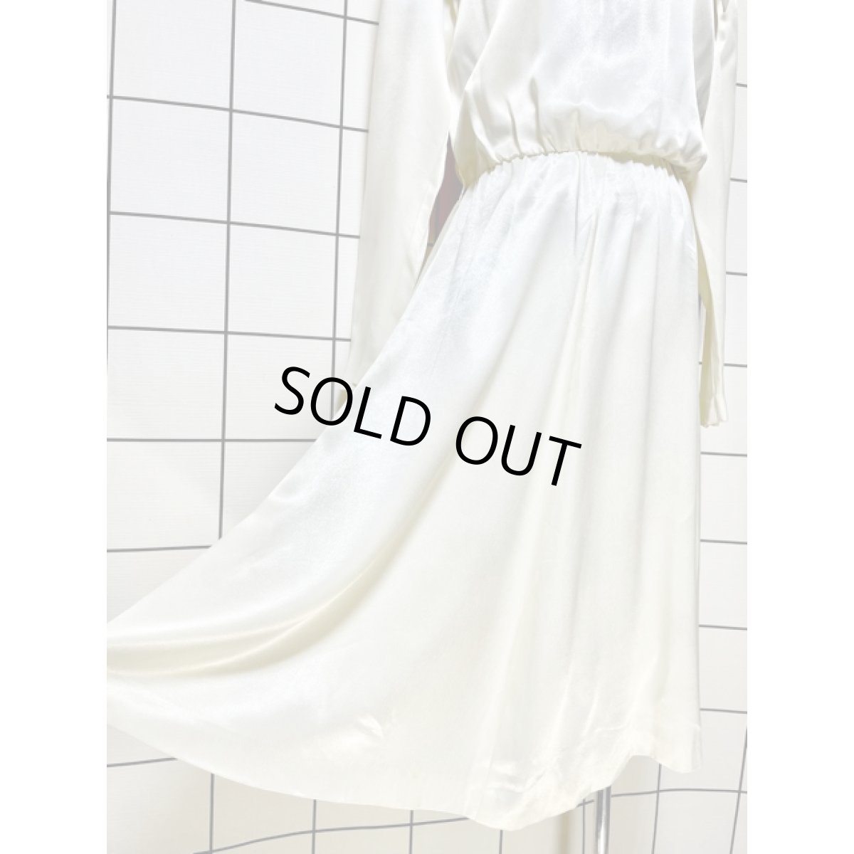 画像9: フロントリボンデザイン オフホワイト レトロ USA古着 ヴィンテージワンピース (9)