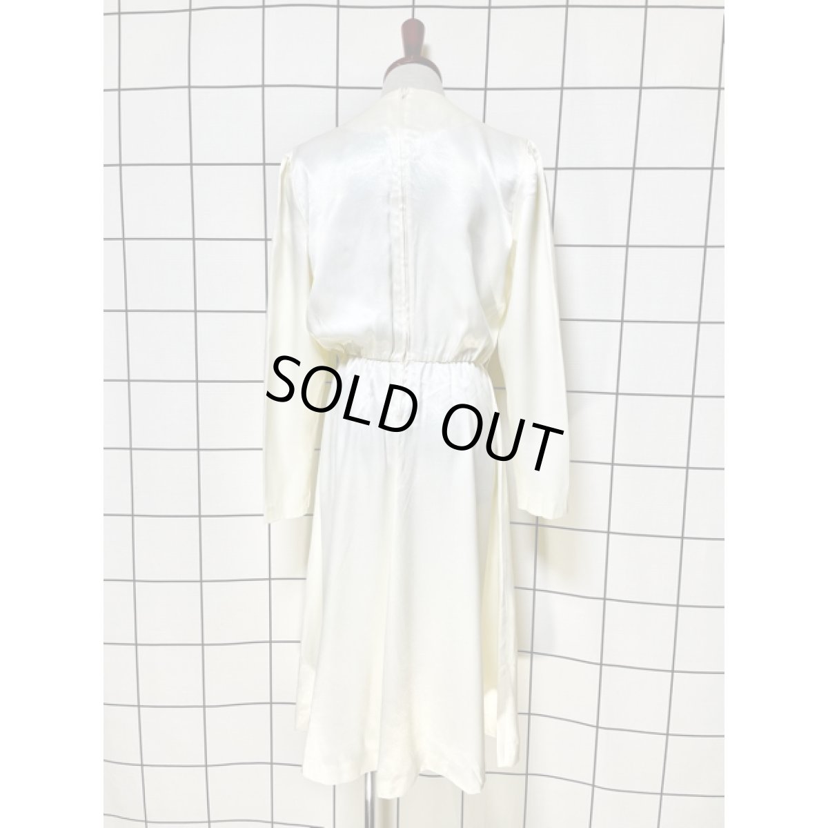 画像2: フロントリボンデザイン オフホワイト レトロ USA古着 ヴィンテージワンピース (2)