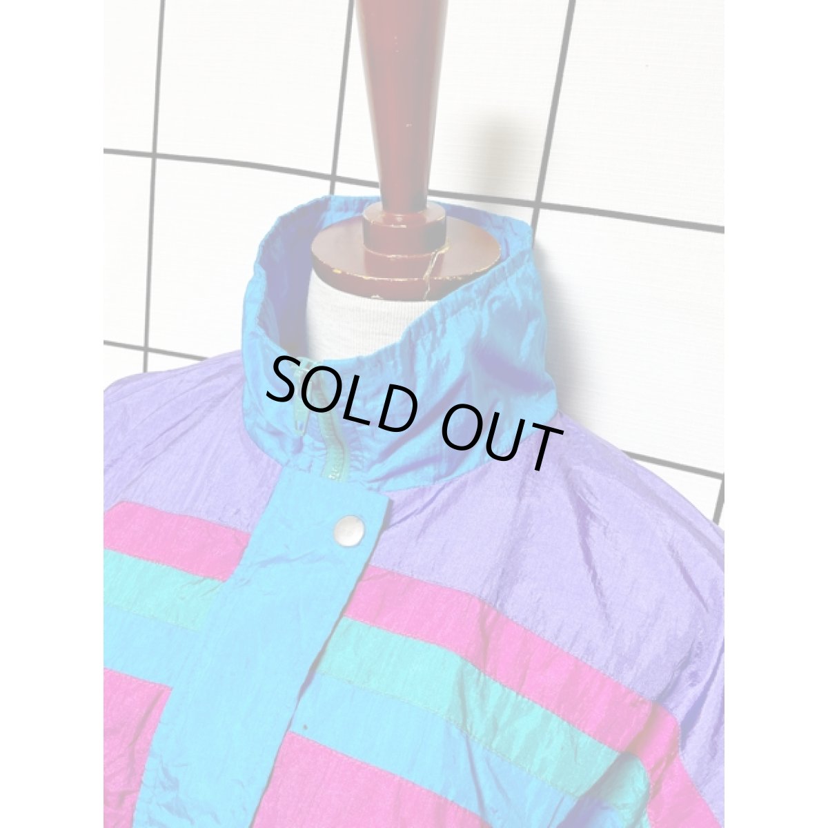 画像4: マルチカラー ジップアップ USA古着 ジャンパー ブルゾン ヴィンテージナイロンジャケット (4)