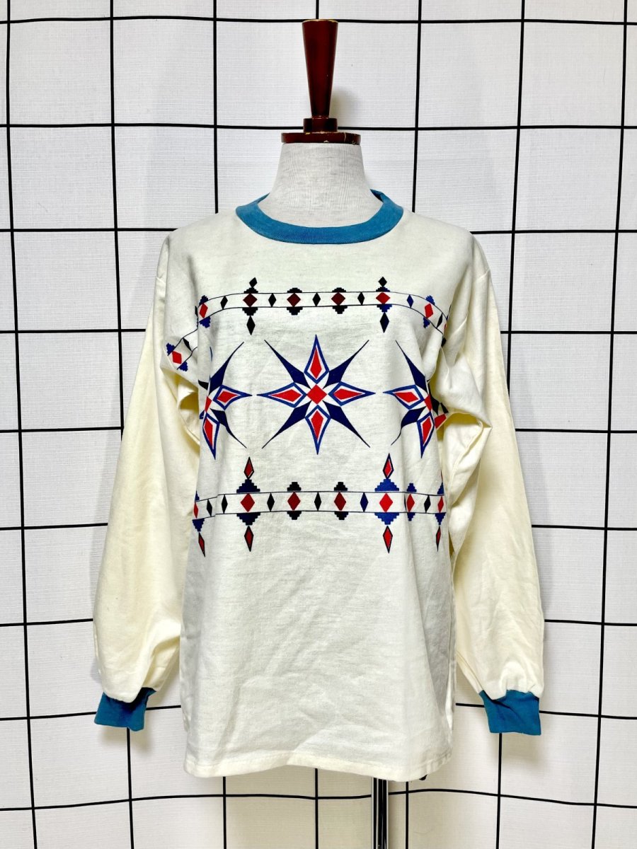 画像1: フォークロア調 オフホワイト 古着 長袖 シャツ ヴィンテージロングTシャツ (1)