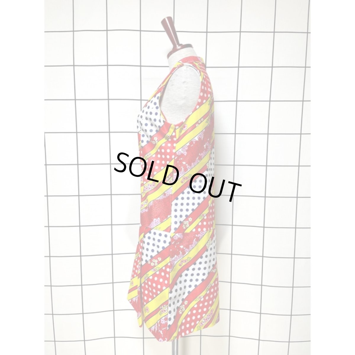 画像2: レトロポップ 花柄 ドット ノースリーブ  ワンピース風 レトロ USA古着 ヴィンテージオールインワン (2)