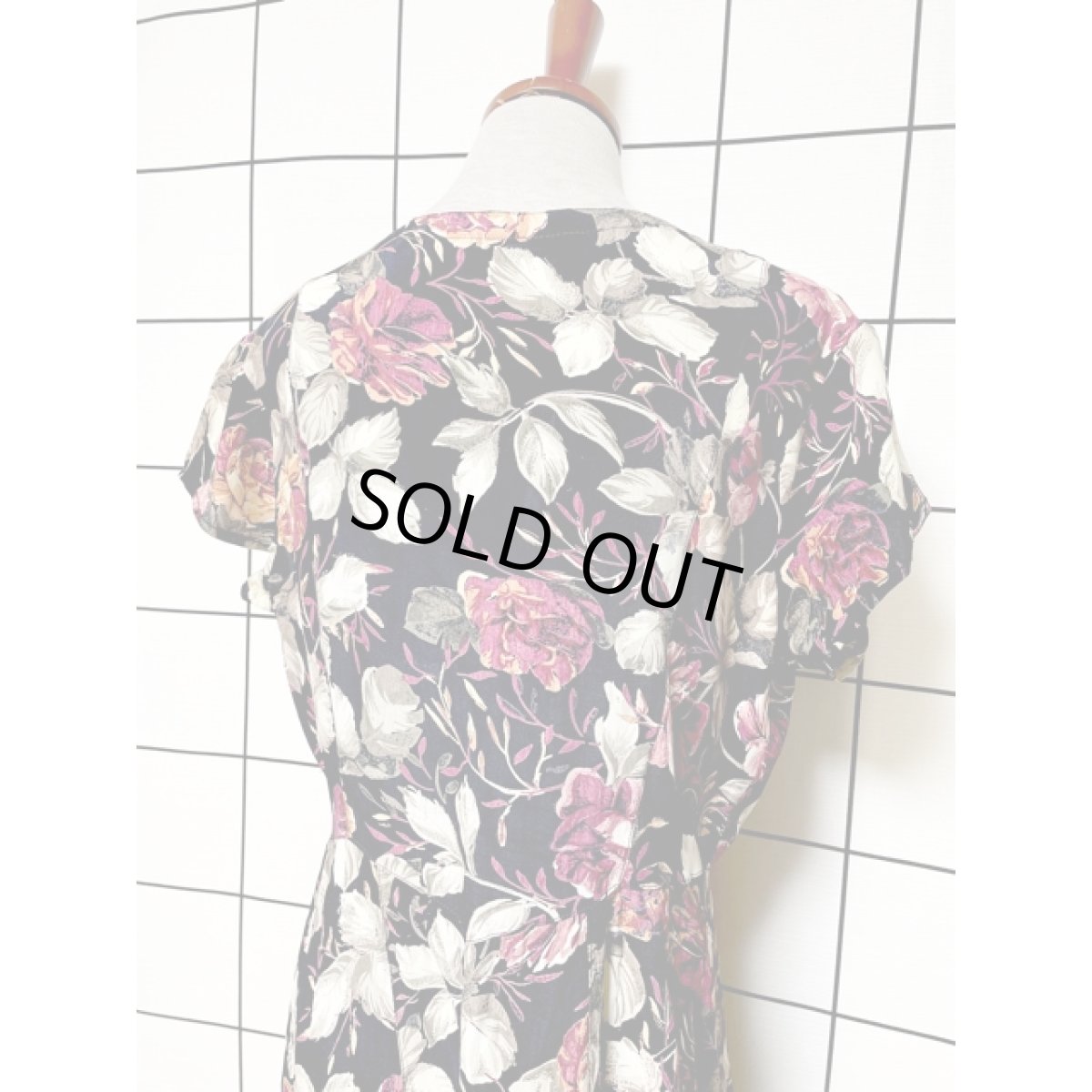 画像3: 花柄 ブラック 前開き ノーカラー レトロ USA古着 ヴィンテージワンピース (3)