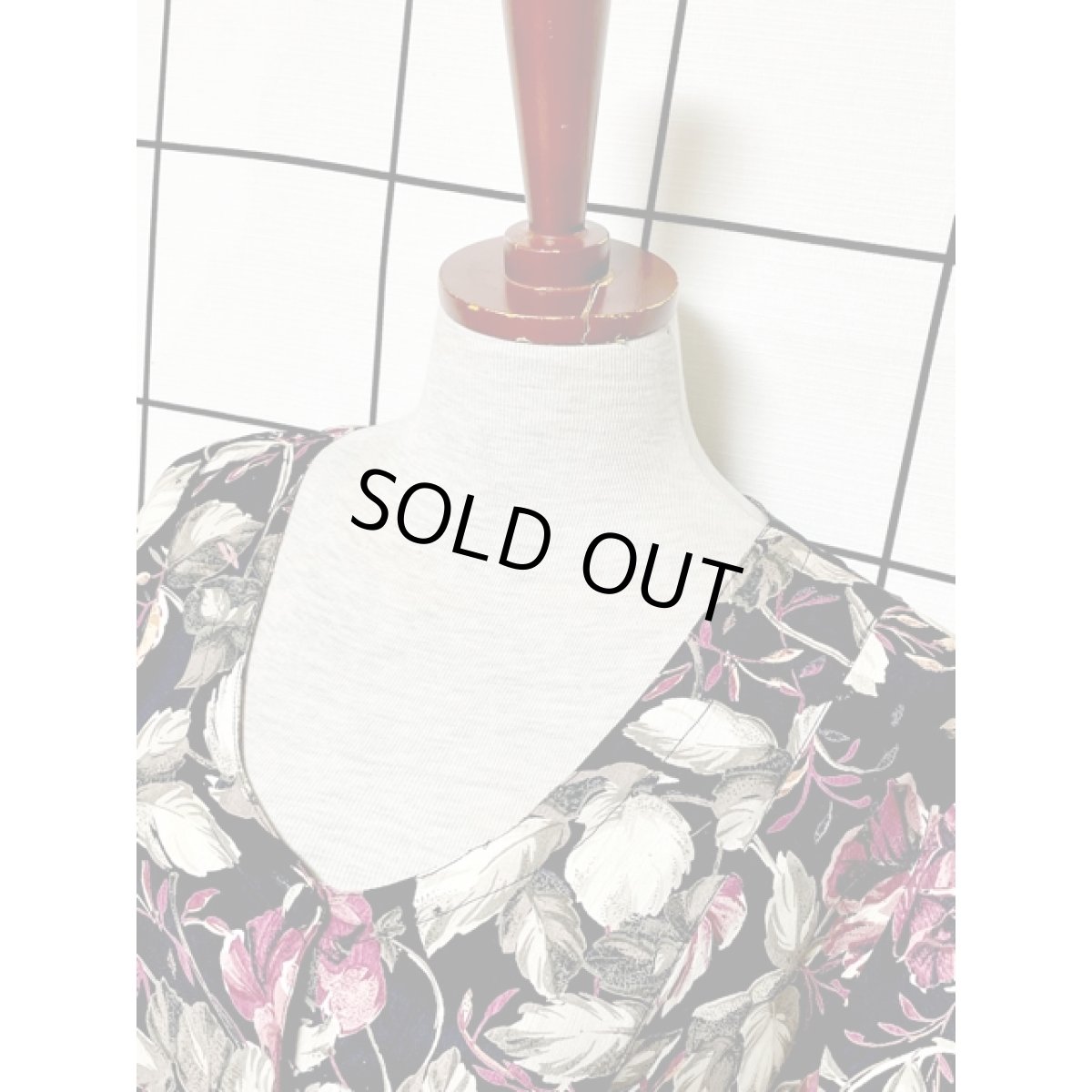 画像5: 花柄 ブラック 前開き ノーカラー レトロ USA古着 ヴィンテージワンピース (5)