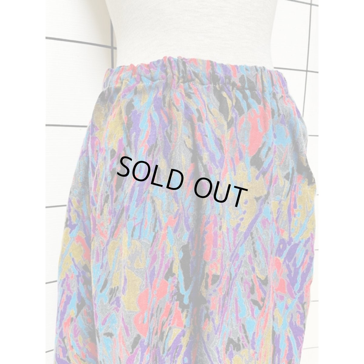 画像2: アート柄 ウエストゴム レトロ USA古着 ヴィンテージスカート (2)