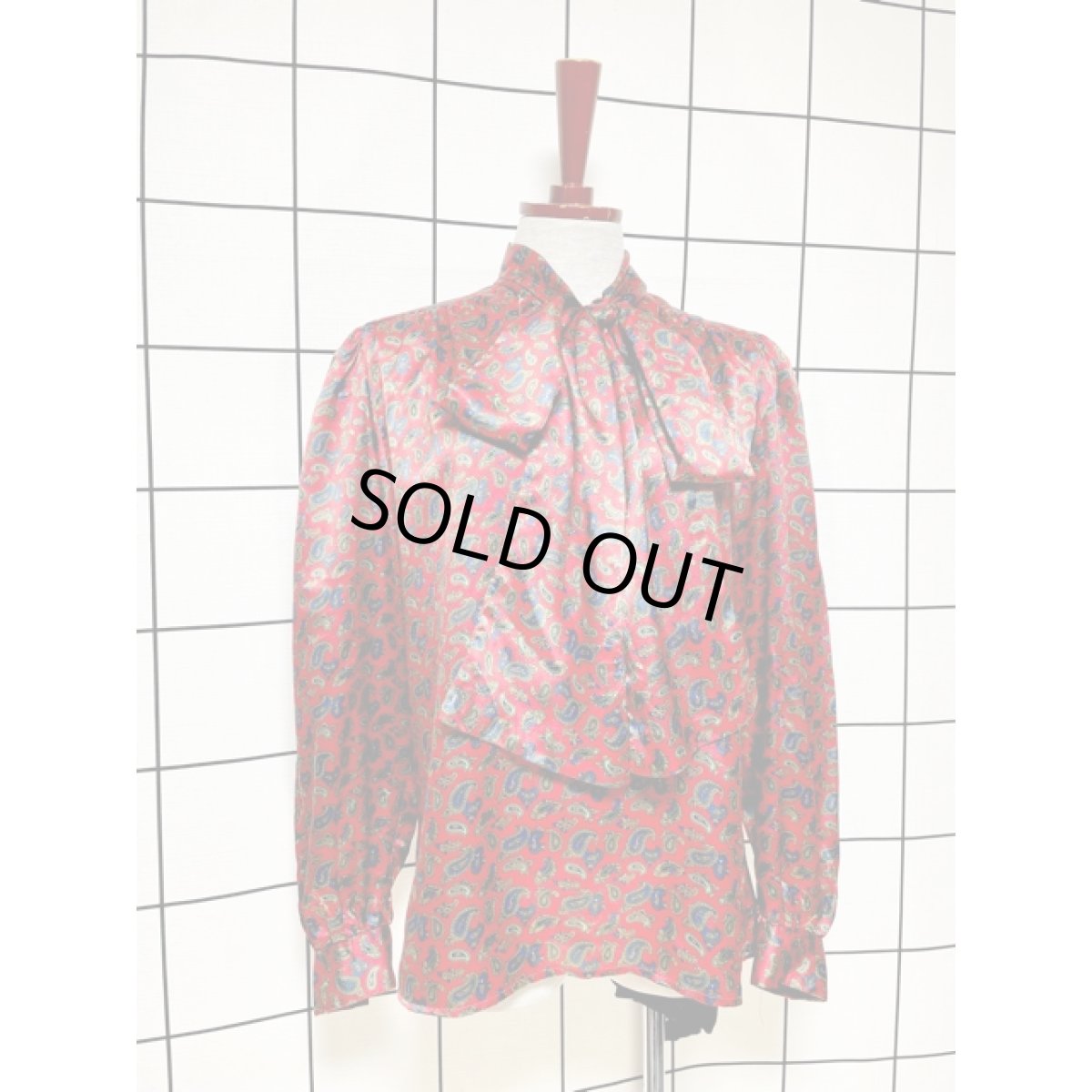 画像3: 大きなリボンタイ付 ペイズリー レッド レトロ USA古着 シャツ ヴィンテージトップス (3)