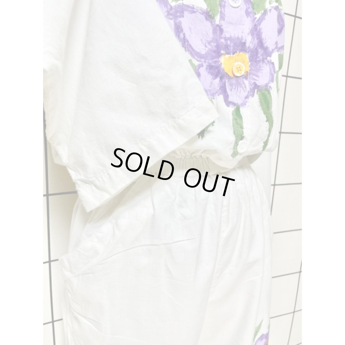 画像8: 花柄 アシンメトリープリント ホワイト ウエストゴム レトロ USA古着  ヴィンテージオールインワン (8)