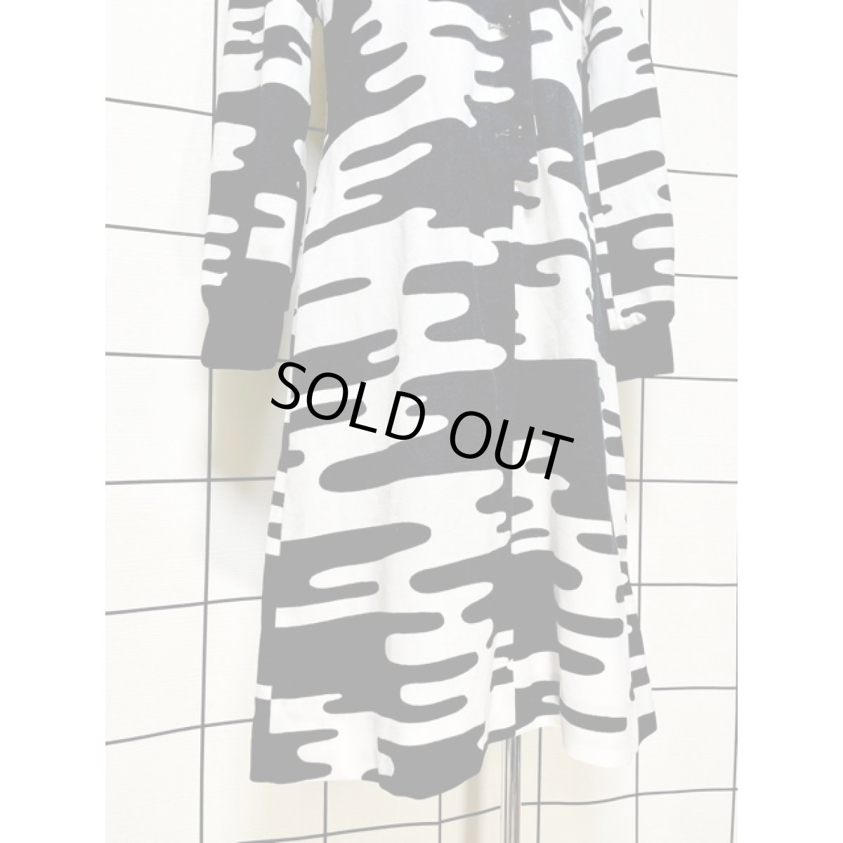 画像8: モノクロ アート柄 レトロ 長袖 ヨーロッパ古着 ヴィンテージワンピース (8)