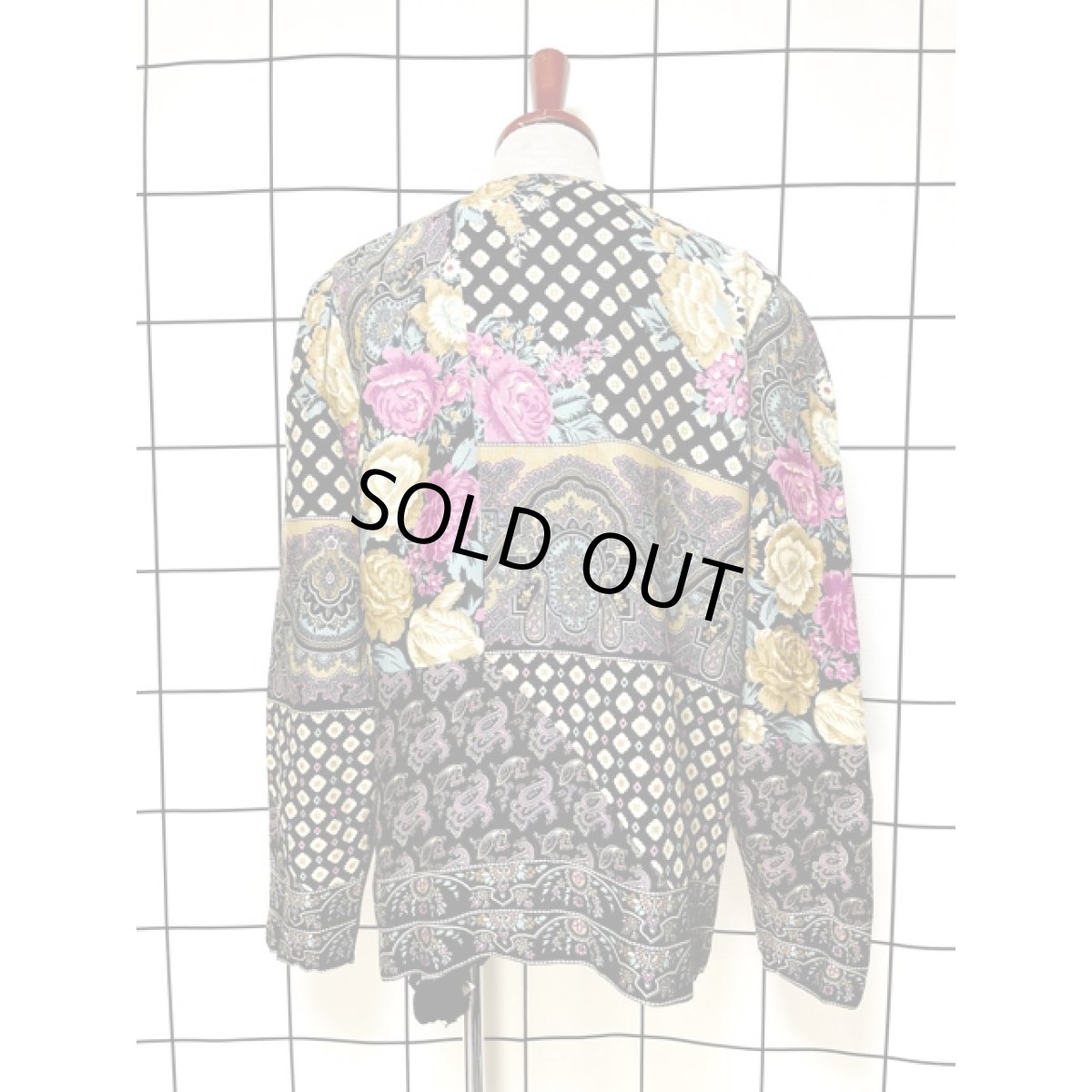 画像2: 花柄 ペイズリー ノーカラー レトロ USA古着 長袖 シャツ ヴィンテージブラウス (2)