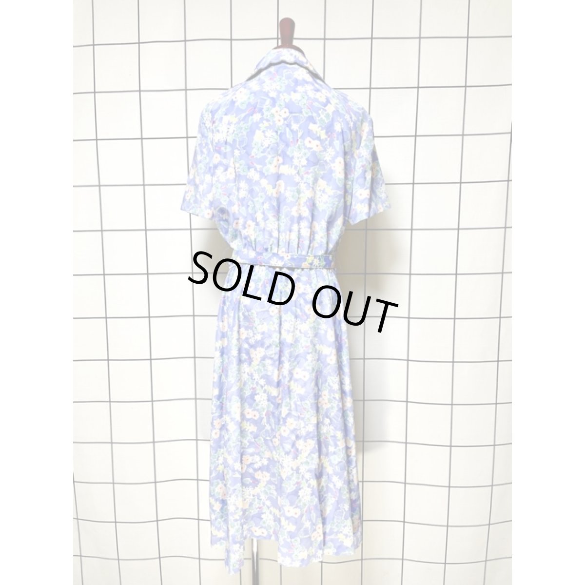 画像2: 花柄 スコップ ジョーロ ベルト付き ウエストゴム レトロ グアテマラ 古着 ヴィンテージワンピース (2)