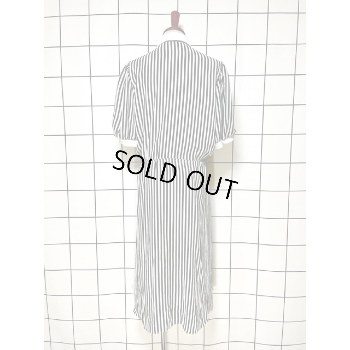 画像2: モノクロ ストライプ ウエストゴム レトロ USA古着 ヴィンテージワンピース (2)