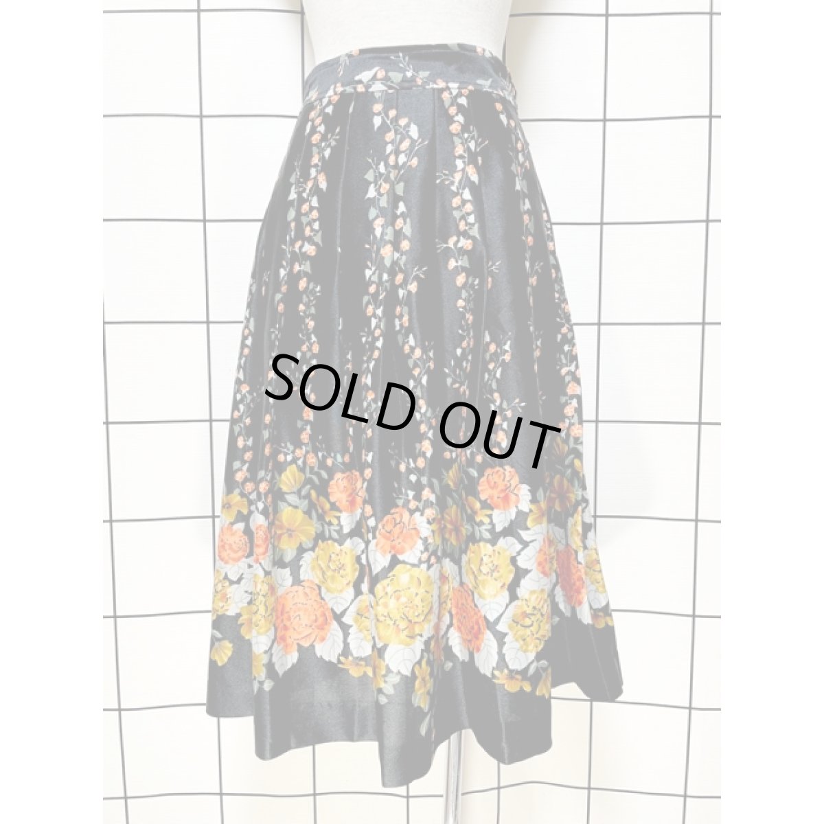 画像1: 花柄 ブラック レトロ USA古着 ヴィンテージスカート (1)