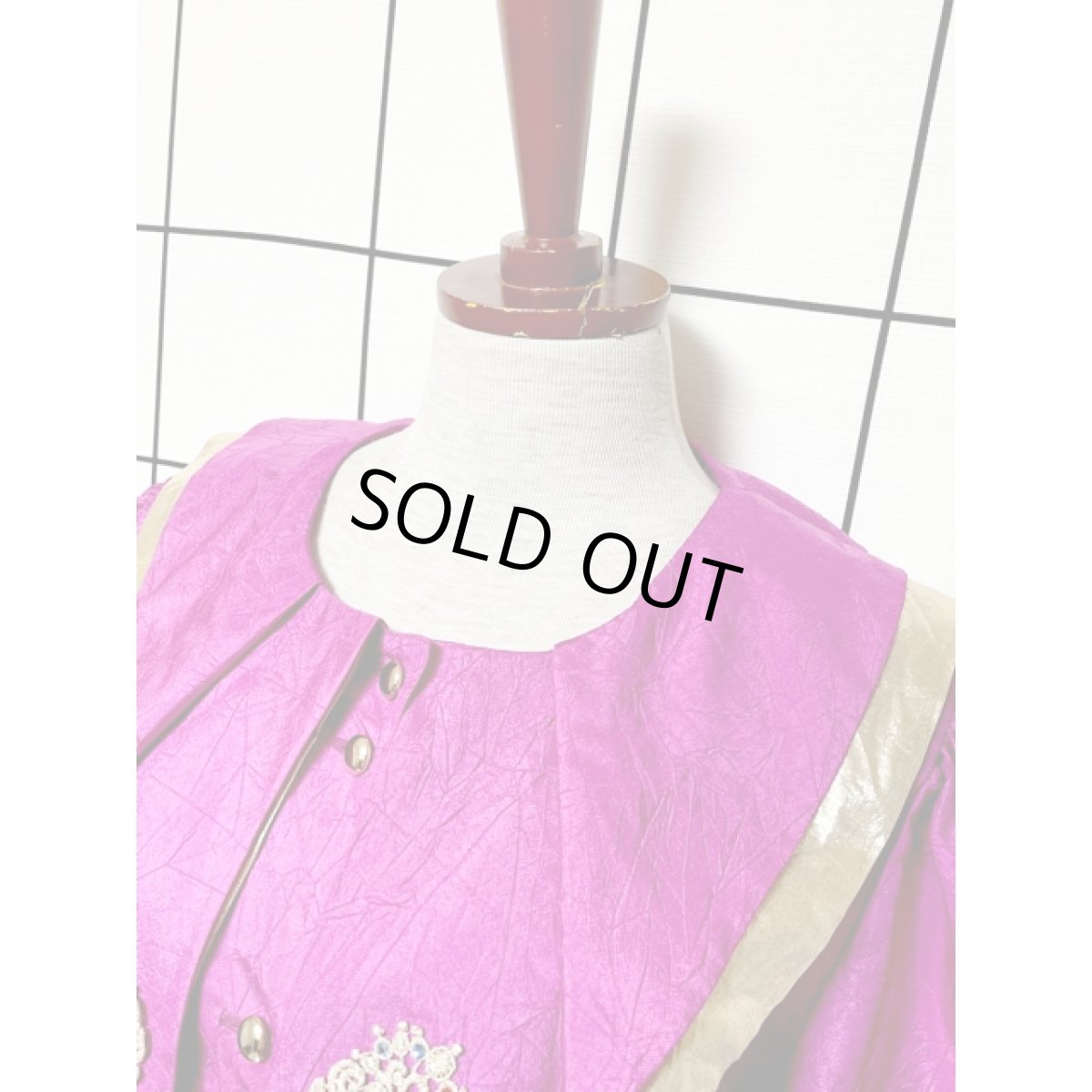 画像4: ペプラム調 ビックカラー ビジュー装飾 シワ加工 パープル ゴールド レトロ USA古着 シャツ ヴィンテージブラウス (4)