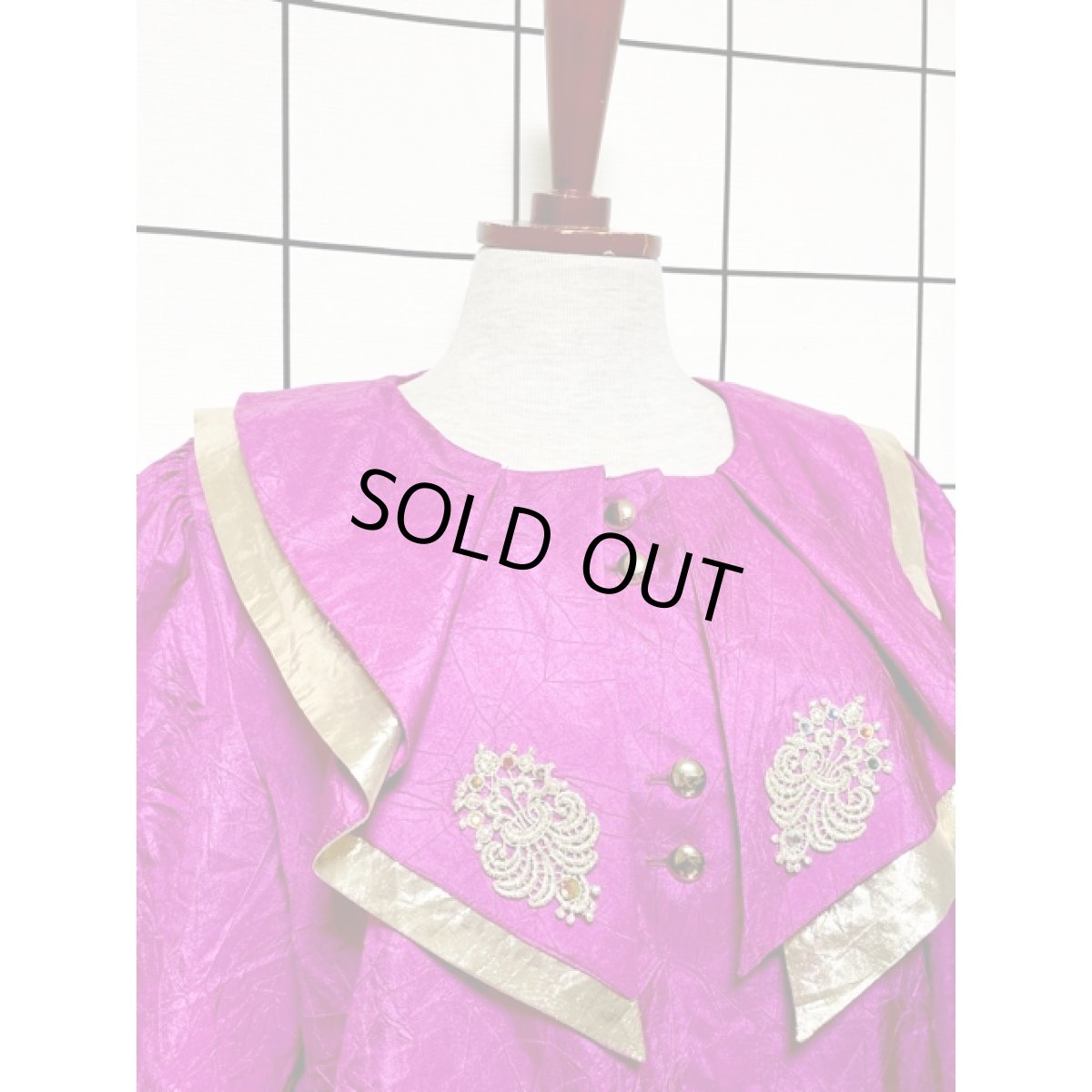 画像5: ペプラム調 ビックカラー ビジュー装飾 シワ加工 パープル ゴールド レトロ USA古着 シャツ ヴィンテージブラウス (5)