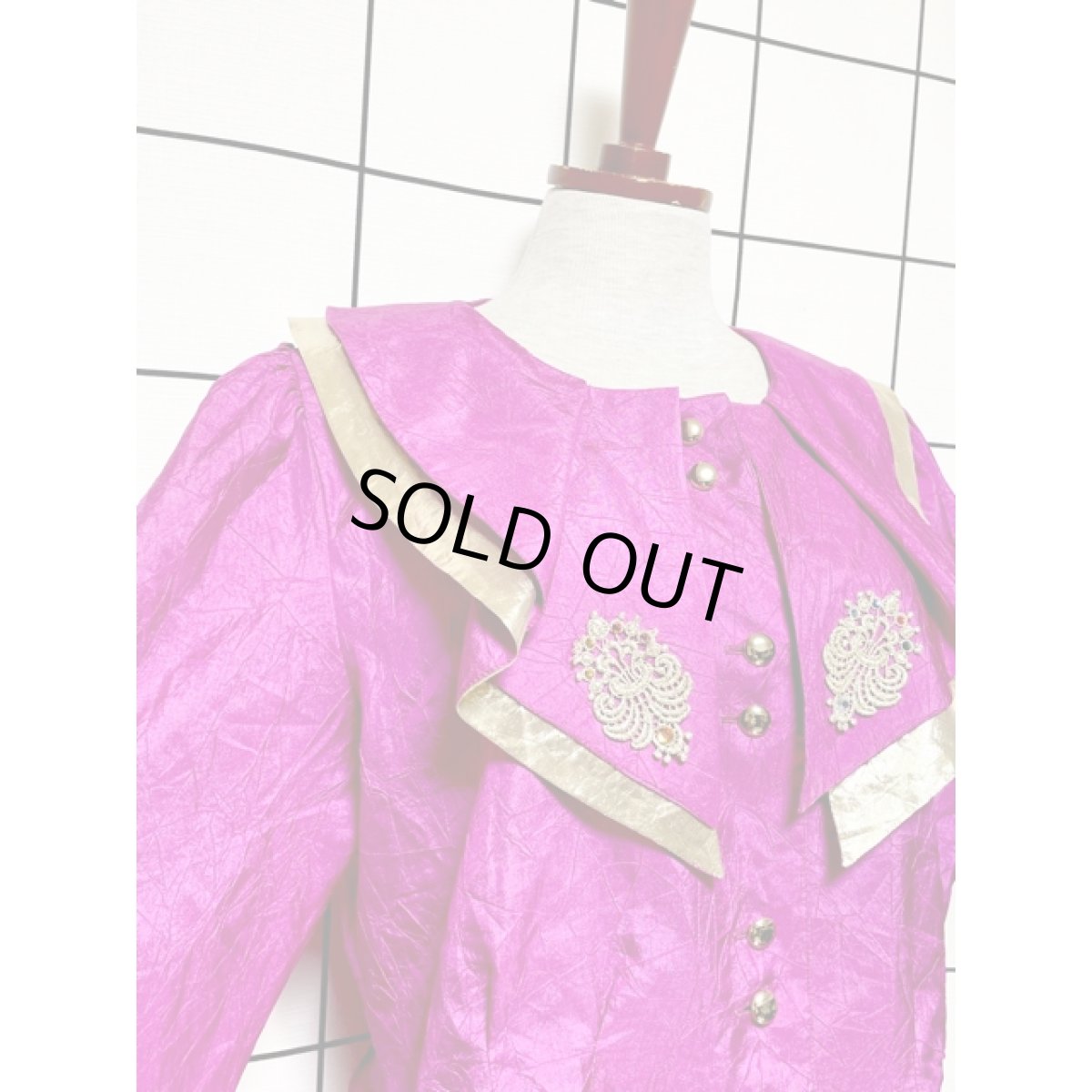 画像6: ペプラム調 ビックカラー ビジュー装飾 シワ加工 パープル ゴールド レトロ USA古着 シャツ ヴィンテージブラウス (6)