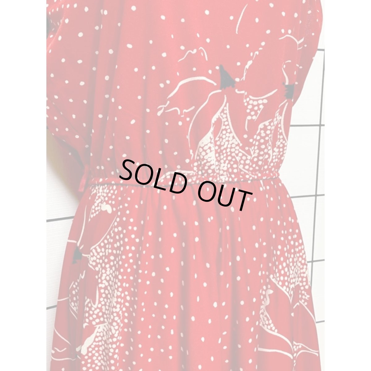 画像8: ドット レッド ウエストゴム ノースリーブ レトロ USA古着 ヴィンテージワンピース (8)