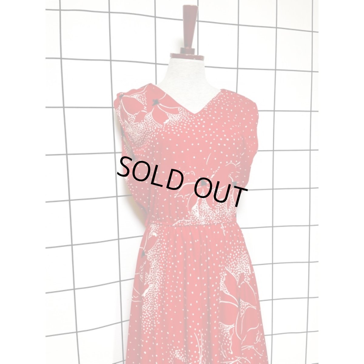 画像4: ドット レッド ウエストゴム ノースリーブ レトロ USA古着 ヴィンテージワンピース (4)