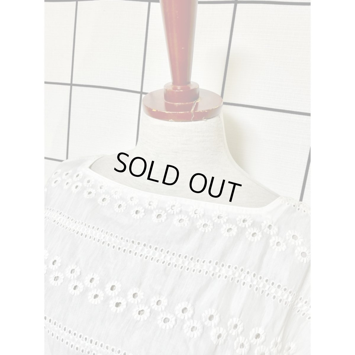 画像4: 花刺繍 ホワイト レトロ USA古着 ヴィンテージワンピース (4)