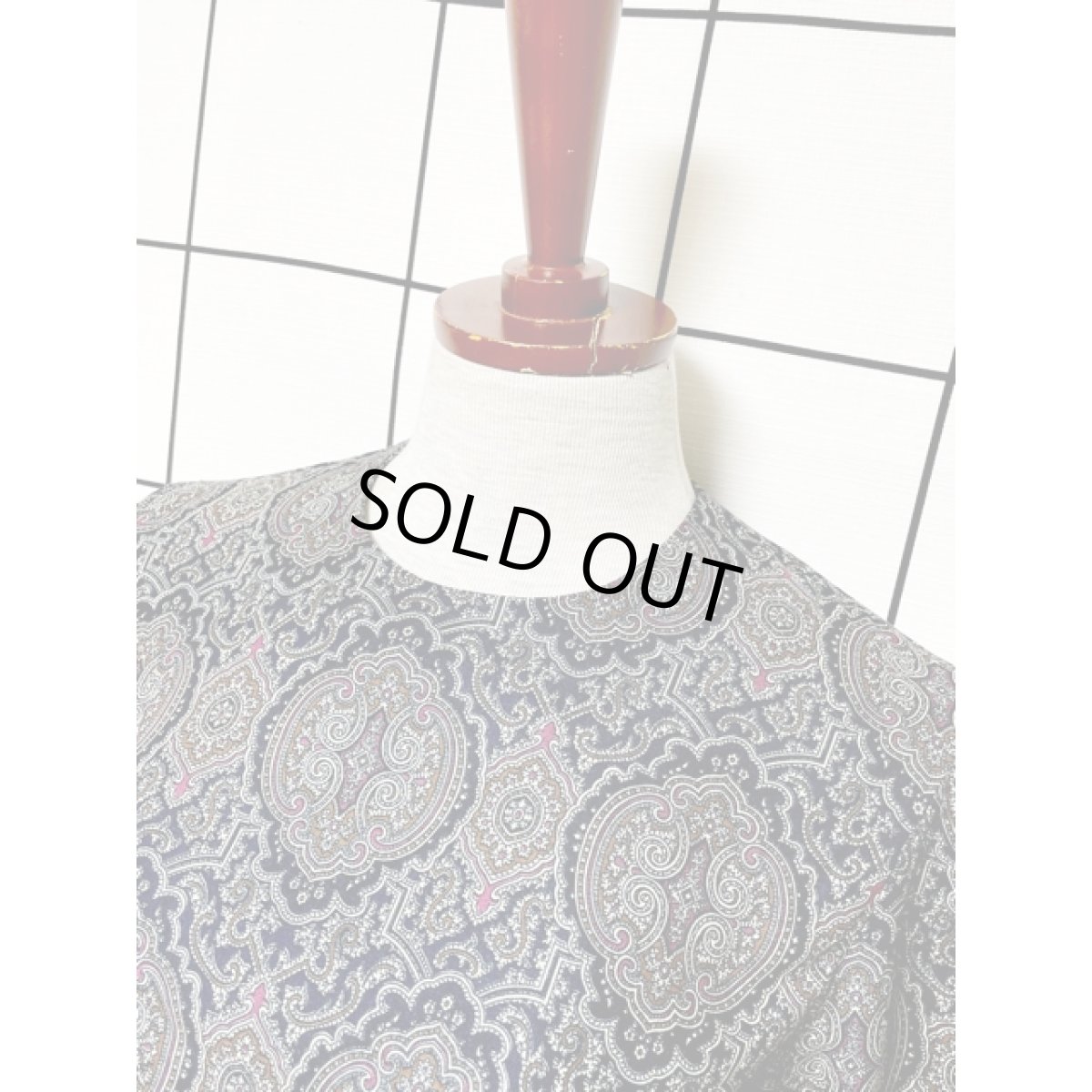 画像5: ショート丈 オリエンタル柄 ベロア切り替え 後ろボタン レトロ  USA古着 シャツ ヴィンテージブラウス (5)