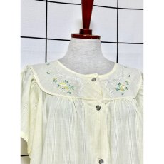 画像5: 花刺繍 イエロー 前開き 半袖 レトロ USA古着 ヴィンテージワンピース (5)