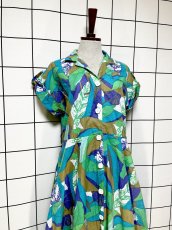 画像9: リーフ柄 前開き レトロ USA古着 ヴィンテージワンピース (9)