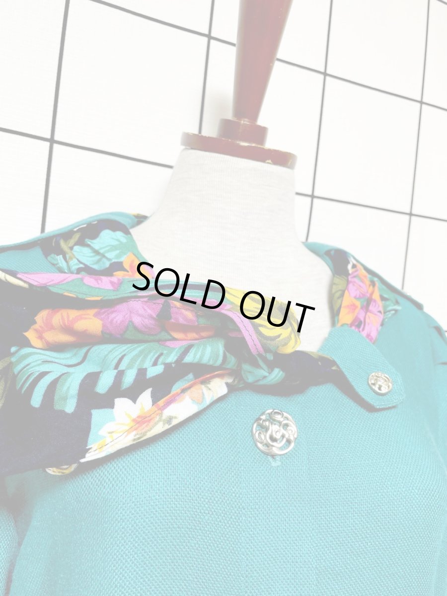 画像8: 花柄リボンタイ付 前開き グリーン 半袖 レトロ USA古着 ヴィンテージワンピース (8)