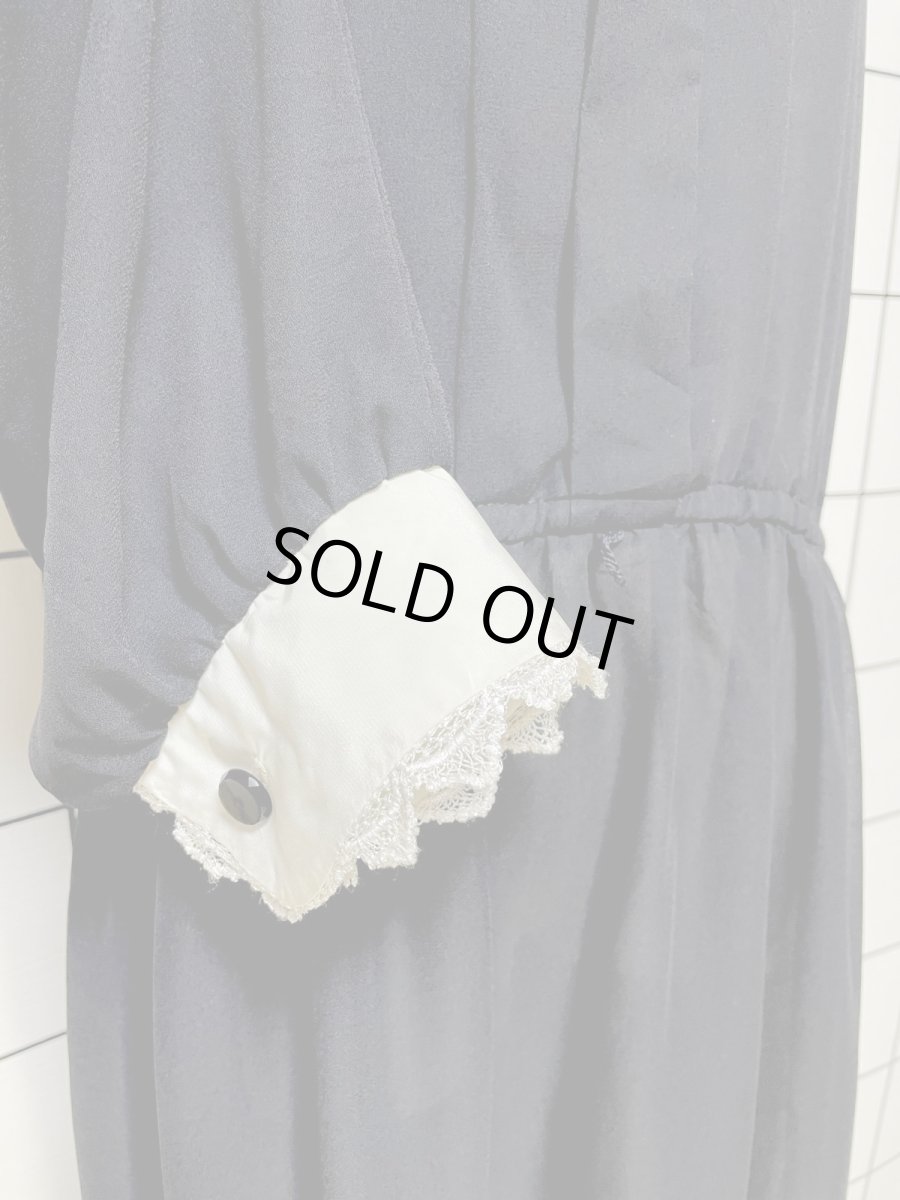 画像8: レース襟 フロントリボン ブラック ウエストゴム USA古着 ヴィンテージドレス (8)