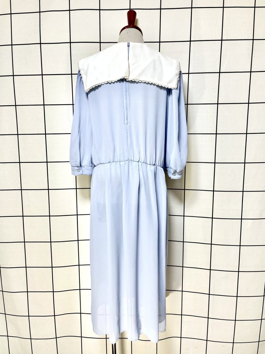画像2: ティアード調レース襟装飾 刺繡 無地 ライトブルー ウエストゴム レトロ USA古着 ヴィンテージドレス (2)