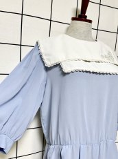 画像7: ティアード調レース襟装飾 刺繡 無地 ライトブルー ウエストゴム レトロ USA古着 ヴィンテージドレス (7)