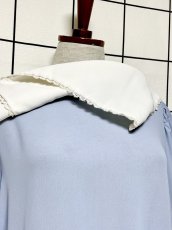 画像9: ティアード調レース襟装飾 刺繡 無地 ライトブルー ウエストゴム レトロ USA古着 ヴィンテージドレス (9)
