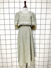 画像1: ギンガムチェック レース ティアード調 バックリボン レトロ USA古着 ヴィンテージワンピース (1)