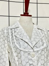 画像6: ショート丈 ホワイト 刺繡 ウエストリボン レトロ古着 シャツ ヴィンテージブラウス (6)