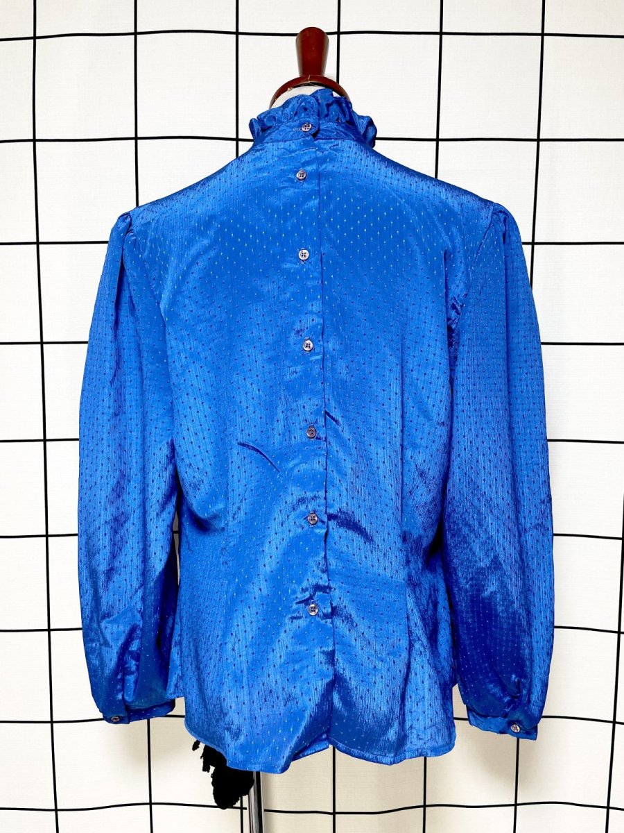 画像2: ブルー ピンドット織り 首元フリル 後ろボタン 長袖 シャツ レトロ USA古着 ヴィンテージブラウス (2)