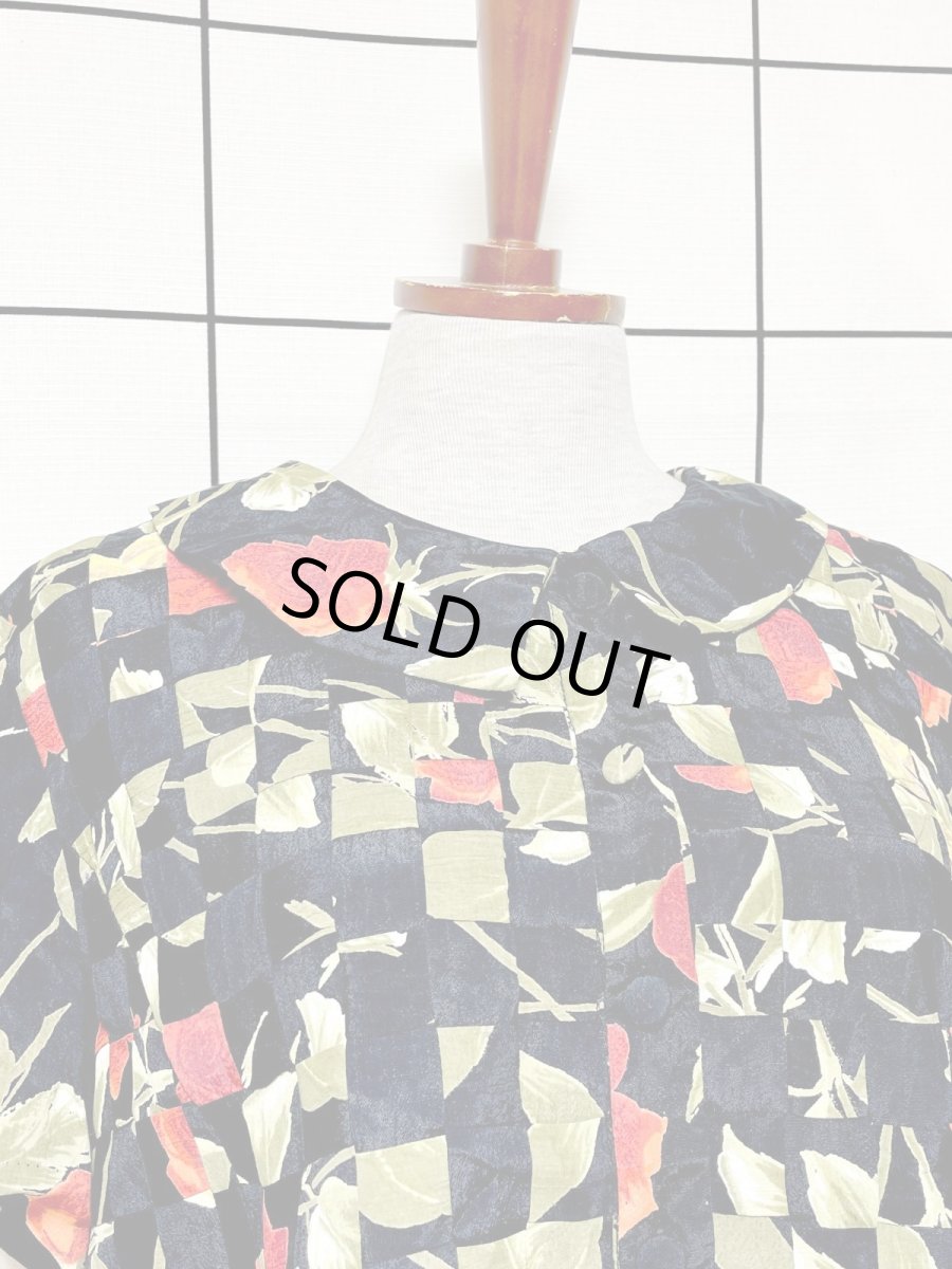 画像6: 花柄 フロント編み上げ調 レイヤード風 ブラック レトロ USA古着 ヴィンテージワンピース (6)