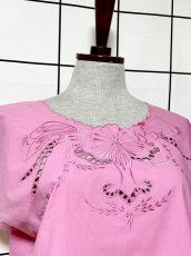 画像5: 刺繍 ピンク プルオーバー レトロ USA古着 ヴィンテージトップス (5)
