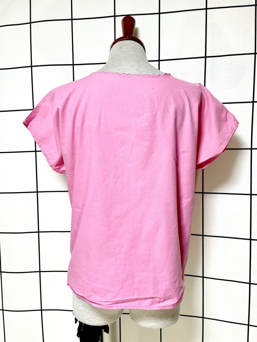 画像2: 刺繍 ピンク プルオーバー レトロ USA古着 ヴィンテージトップス (2)