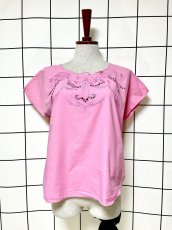 画像1: 刺繍 ピンク プルオーバー レトロ USA古着 ヴィンテージトップス (1)