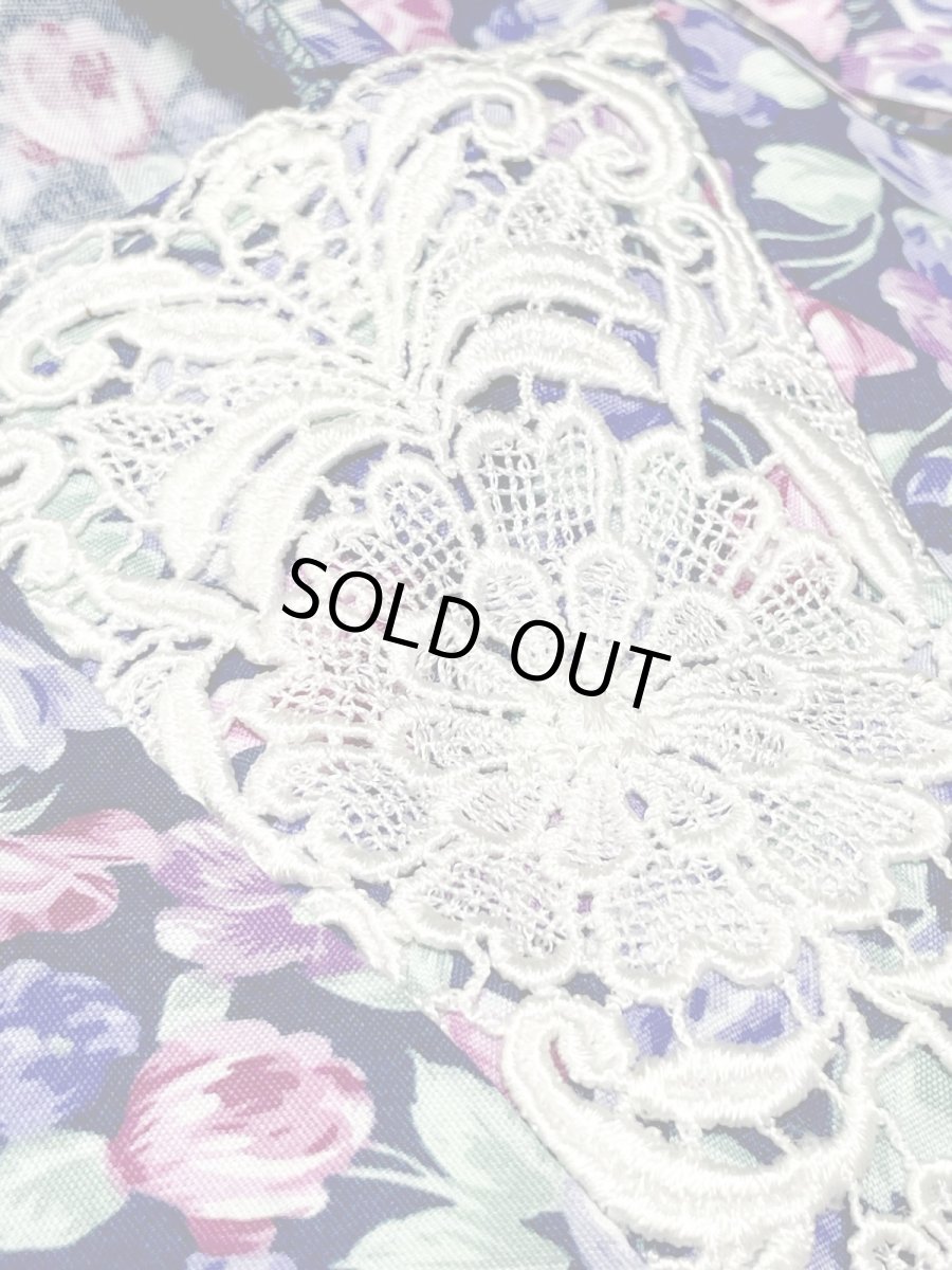 画像12: フロントレース 花柄 クラシカル ガーリー ウエストゴム レトロ USA古着 ヴィンテージワンピース (12)