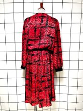 画像2: パーティー衣装にもおすすめ プリーツ切り替え レイヤード風 レッド ブラック レトロ USA古着 ヴィンテージドレス (2)