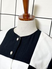 画像4: バックル付きベルト ブラック ホワイト プリーツ切り替え ウエストゴム レトロ Guatemala 古着 ヴィンテージワンピース (4)