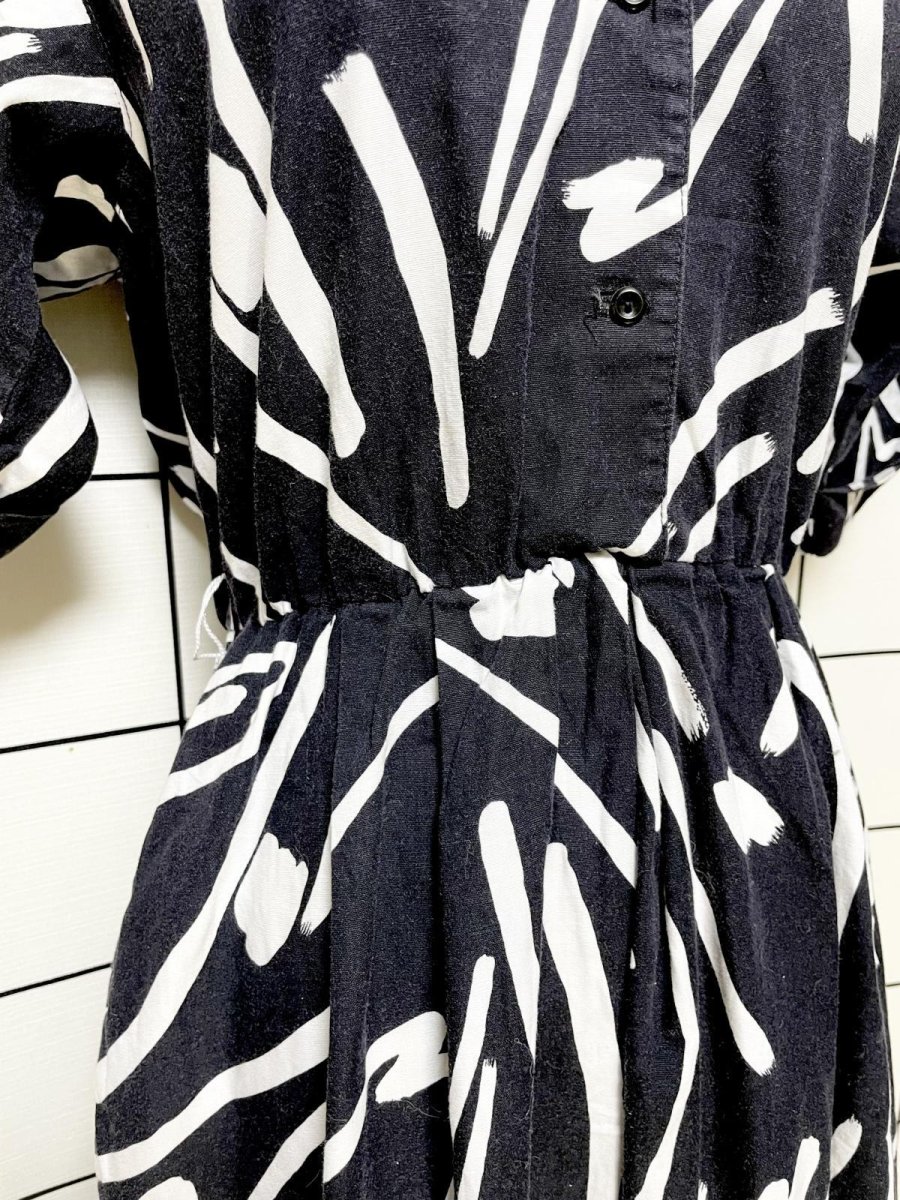 画像7: レトロモダン ホワイト ブラック モノクロ ウエストゴム レトロ USA古着 ヴィンテージワンピース (7)