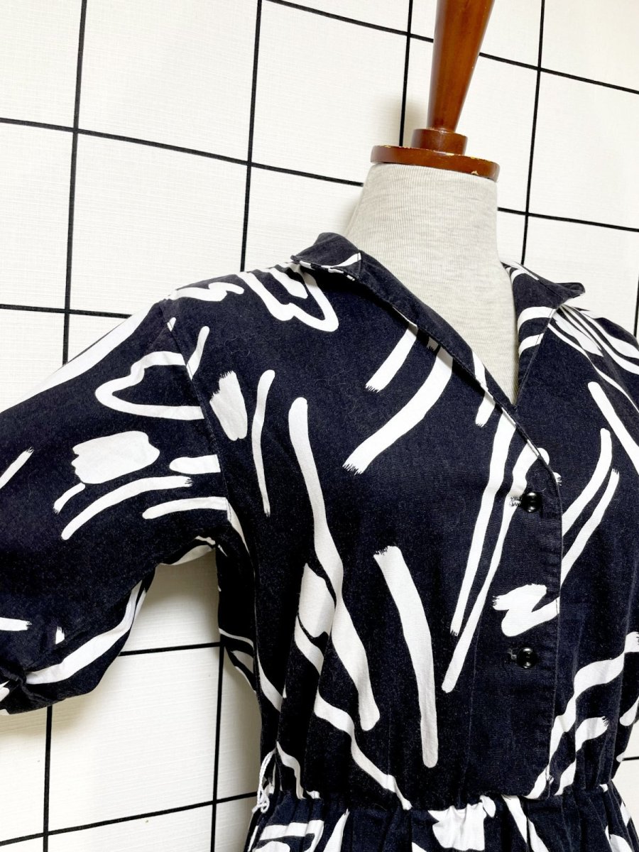 画像6: レトロモダン ホワイト ブラック モノクロ ウエストゴム レトロ USA古着 ヴィンテージワンピース (6)