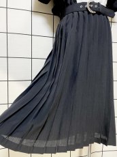 画像9: バックル付きベルト ブラック ホワイト プリーツ切り替え ウエストゴム レトロ Guatemala 古着 ヴィンテージワンピース (9)