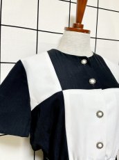 画像6: バックル付きベルト ブラック ホワイト プリーツ切り替え ウエストゴム レトロ Guatemala 古着 ヴィンテージワンピース (6)