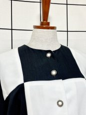 画像5: バックル付きベルト ブラック ホワイト プリーツ切り替え ウエストゴム レトロ Guatemala 古着 ヴィンテージワンピース (5)