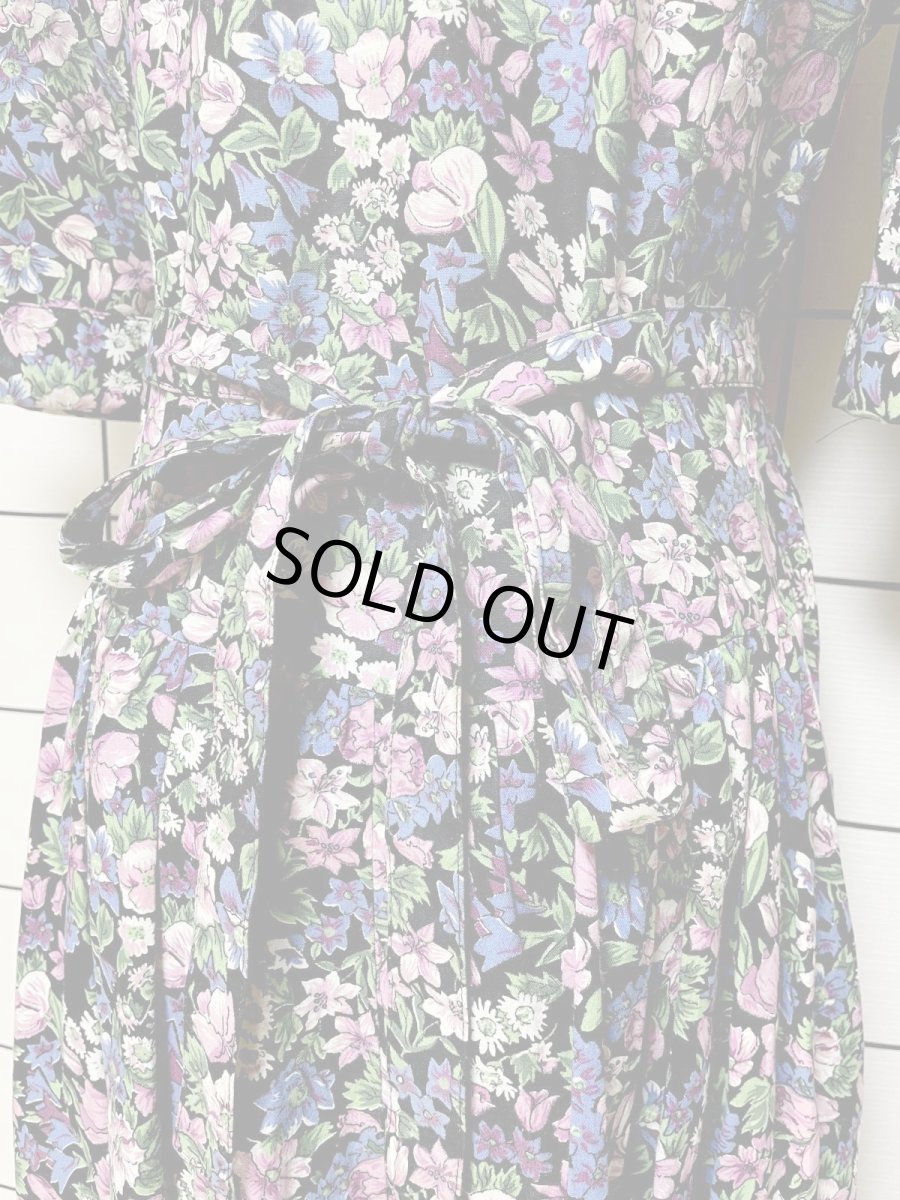 画像4: 花柄 後ろリボン レトロ USA古着 ヴィンテージワンピース (4)