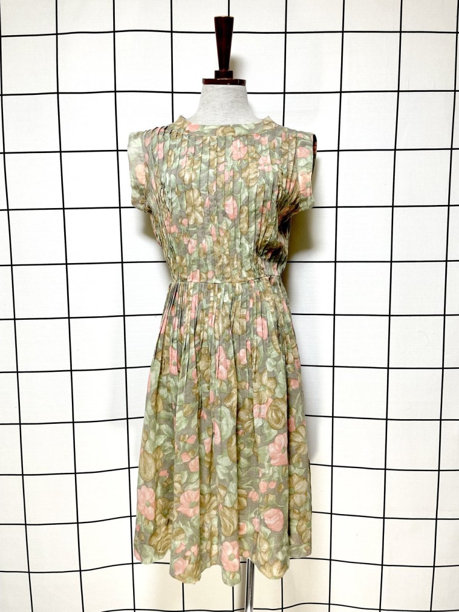 画像1: 花柄 タックデザイン ノースリーブ レトロ USA古着 ヴィンテージワンピース (1)