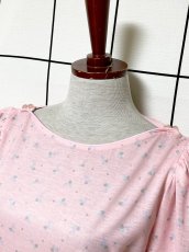 画像4: 小花柄 ピンク ベルト紐付 パフスリーブ ウエストゴム レトロ USA古着 ヴィンテージワンピース  (4)